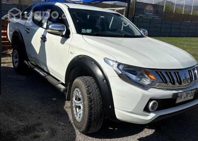 Mitsubishi l200 2016