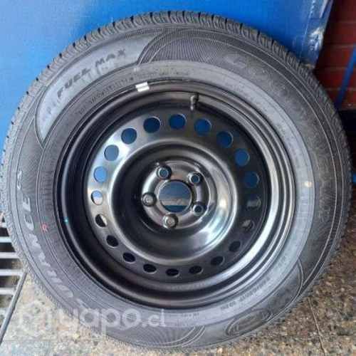 1 llanta con neumático nuevos Nissan XTrail