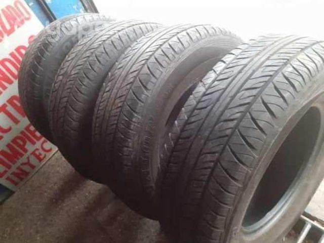 4 neumáticos Dunlop grand Trek 245-70-16