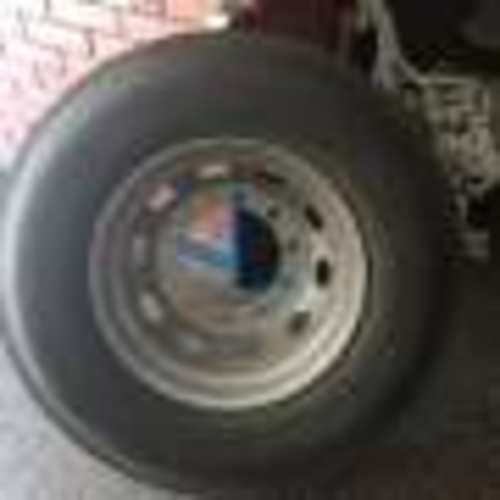 1 neumático con llanta ST 718-LP 295/80/R-22.5