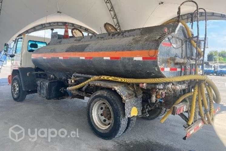 Camion aljibe ford cargo 1717