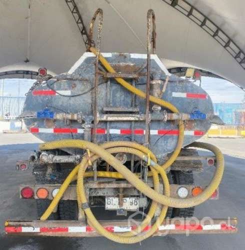 Camion aljibe ford cargo 1717