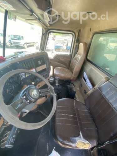 Camión tolva 8x4 Mack GU813