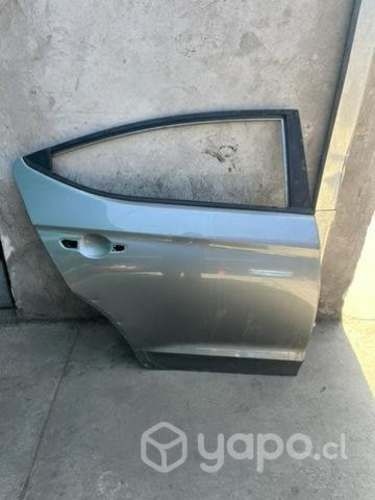 Puerta trasera derecha Hyundai Elantra 2018