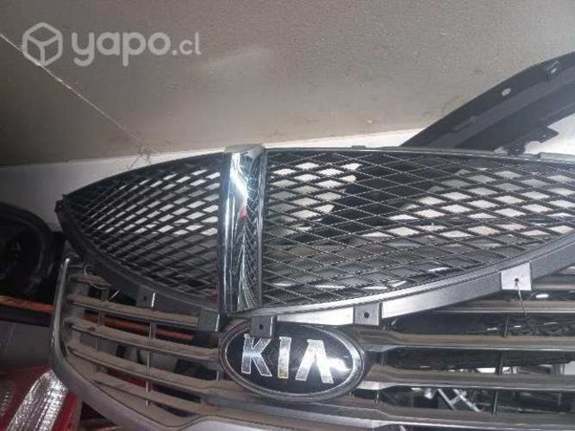 Máscara delantera samgyon actyon 2008