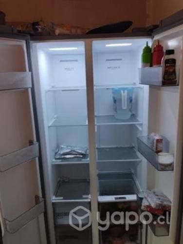 Nevera grande de 2 puertas plateada como nueva