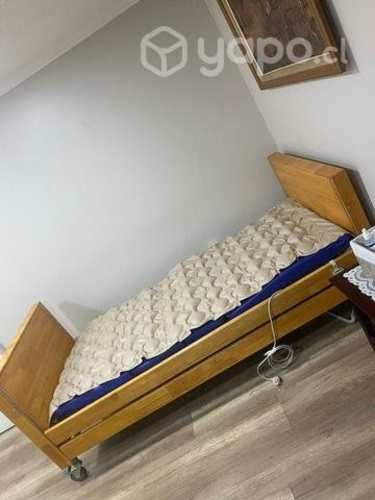 Cama clínica con control remoto