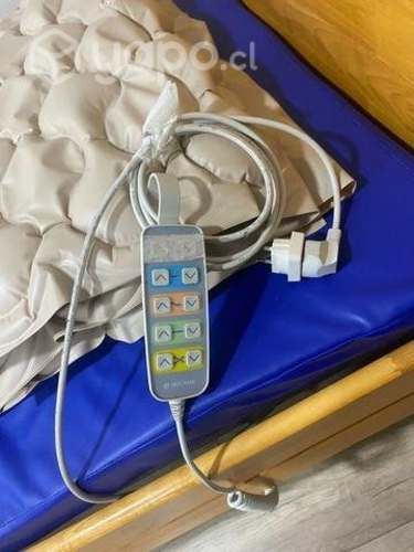 Cama clínica con control remoto