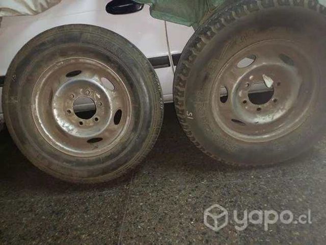 2 llantas con neumáticos nissan terrano