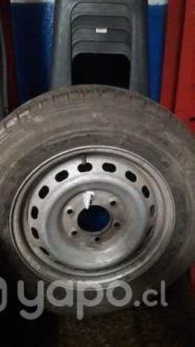 3 neumáticos con llantas para Nissan terrano