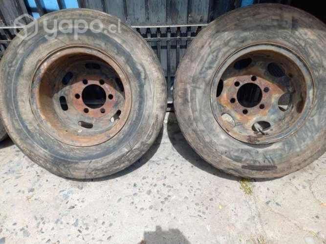 2 llantas con neumáticos para camión 9.00 -20