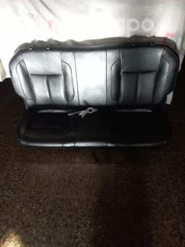 Asiento completo para NP-300 de cuero impecable