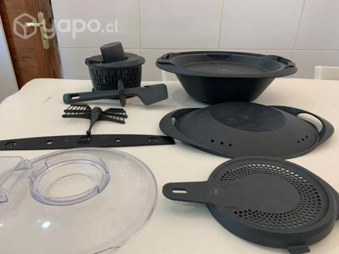 Thermomix TM6 + accesorios Prácticamente nueva