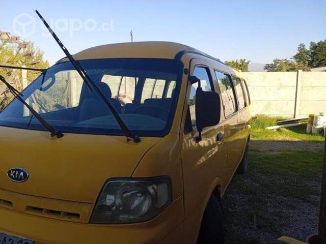 Se vende Kia besta