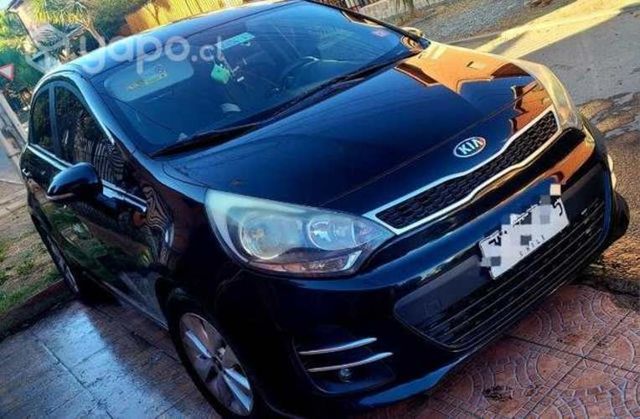 Kia rio 5 negro