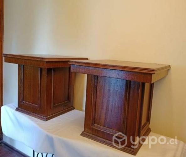 Par de mesas laterales de madera natural