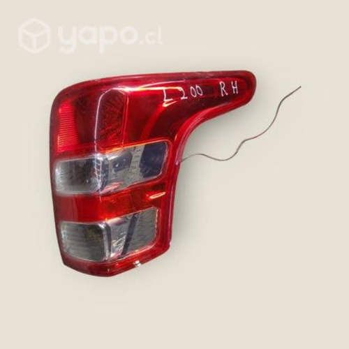 Focos trssero derecho y izquierdo L 200