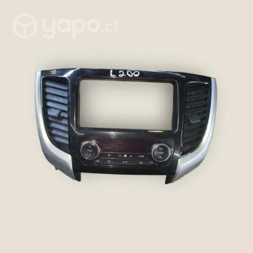 Panel radio L200