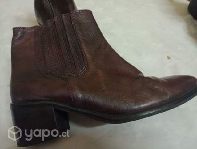 Botin cuero color Burdeo