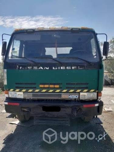 Camión Aljibe Nissan CWB-450 HDLA Año 1996