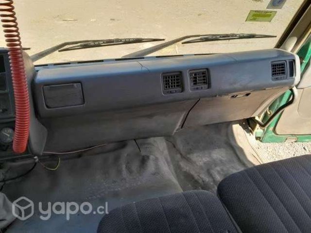 Camión Aljibe Nissan CWB-450 HDLA Año 1996