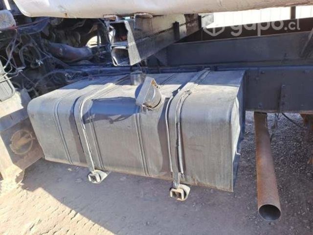 Camión Aljibe Nissan CWB-450 HDLA Año 1996