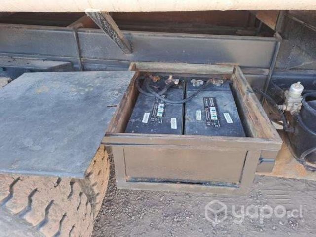 Camión Aljibe Nissan CWB-450 HDLA Año 1996