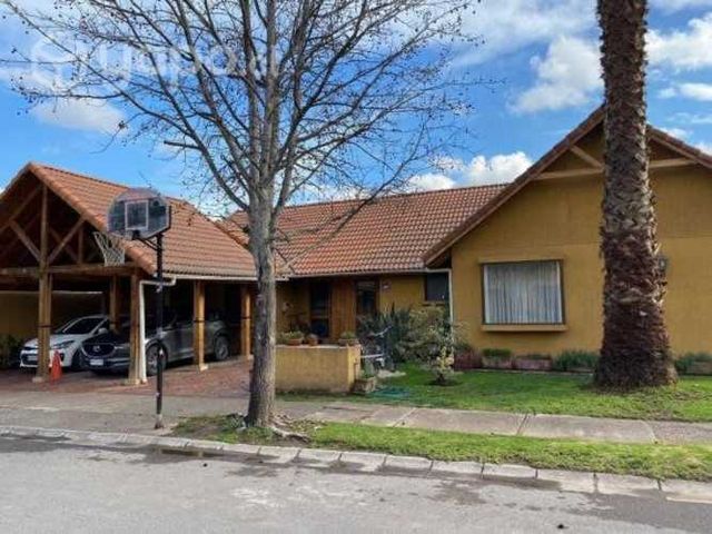 VENDE casa 4D 3B 300/800 mt2, condom. Lo Herrera