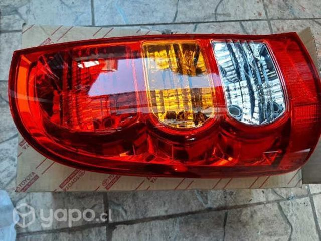 Foco trasero izquierdo TOYOTA HILUX ORIGINAL