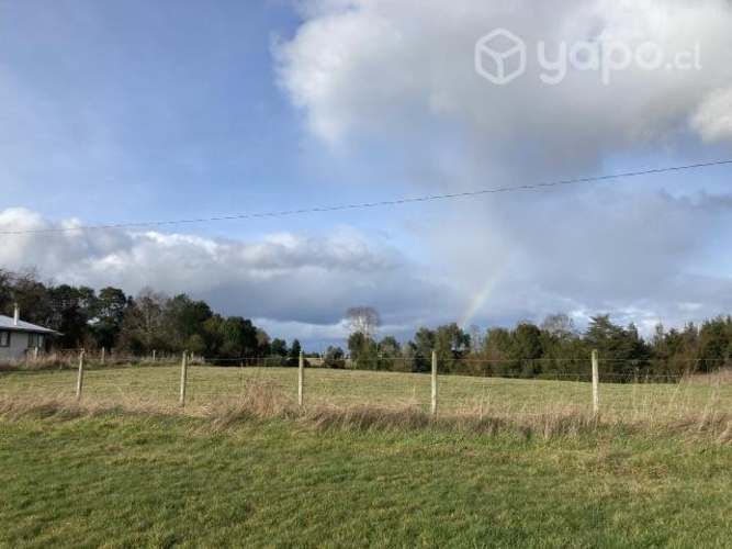Se vende terreno con cabaña