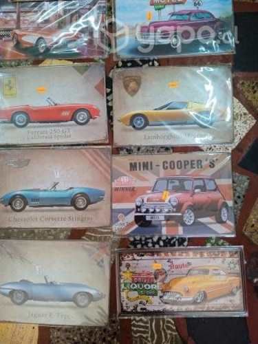 Patentes y cuadros de autos retro