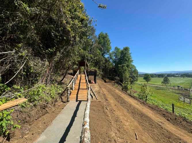 PROMOCION  FINDE...  PARCELAS A SOLO 7 MINUTOS DE PANGUIPULLI.-