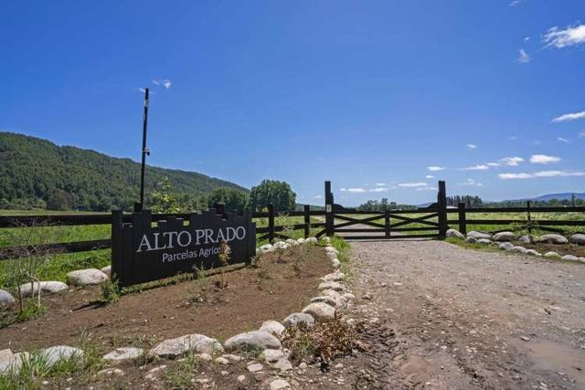 PROMOCION  FINDE...  PARCELAS A SOLO 7 MINUTOS DE PANGUIPULLI.-