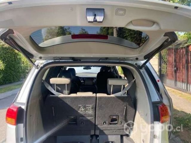 Kia grand carnival limited unico dueño 2019