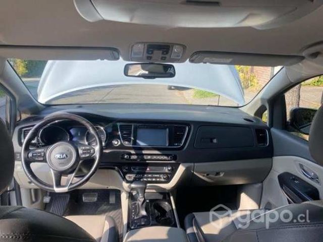 Kia grand carnival limited unico dueño 2019