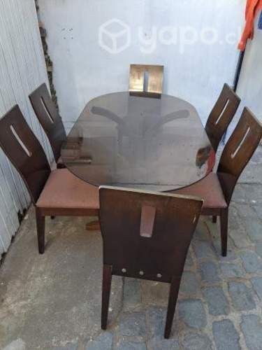 Comedor vidrio y madera muy firme 6 sillas
