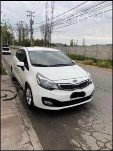 Se vende kia río 4 2015
