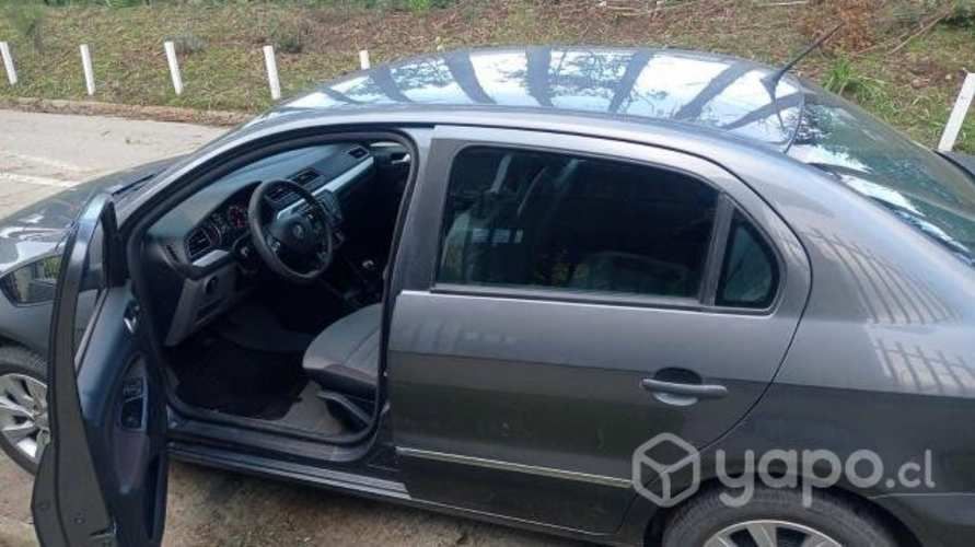 VOLKSWAGEN VOYAGE 2019 Excelente estado