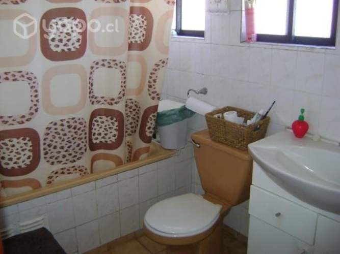 Casa individual, 4 dormitorios, 2 baños C-2200