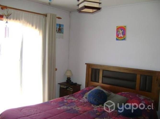 Casa individual, 4 dormitorios, 2 baños C-2200