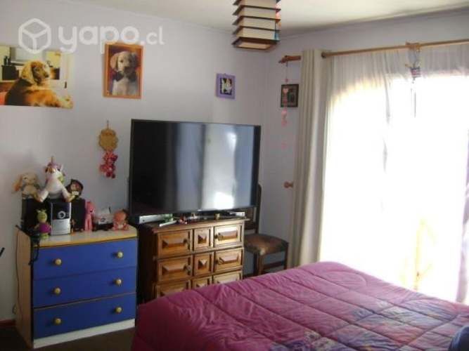 Casa individual, 4 dormitorios, 2 baños C-2200