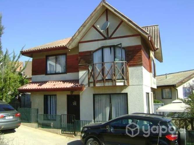 Casa individual, 4 dormitorios, 2 baños C-2200