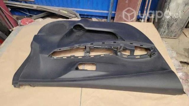 Tapiz puerta toyota yaris 2022-2023