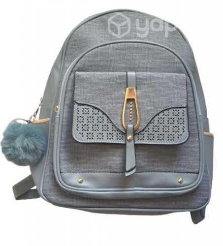 Mochila gris