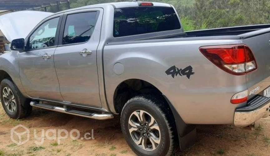Vendo Mazda BT50 2.2 high 4x4 año 2020