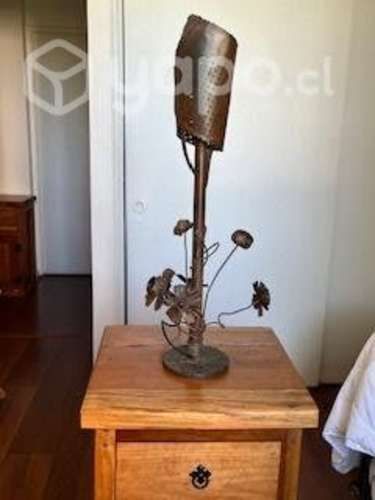 Lámpara de mesa - DISPONIBLE