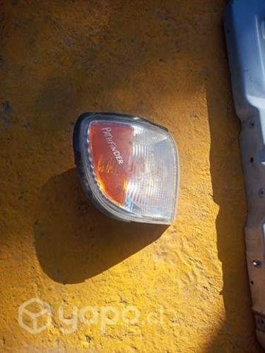 Nissan pathfinder 2005 foco punta derecho original