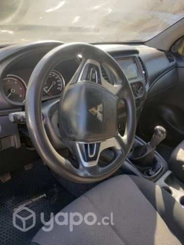 Mitsubishi L200 2023