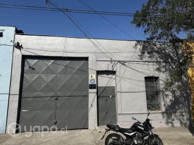 Propiedad comercial con bodega Santiago Centro