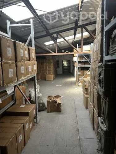 Propiedad comercial con bodega Santiago Centro